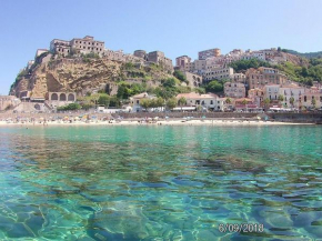 Modern Seaside Apartment, Pizzo